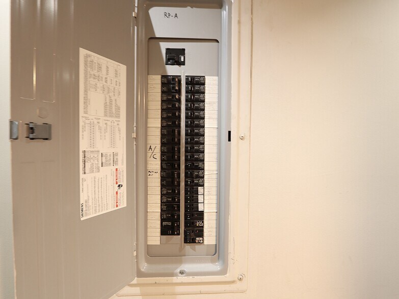 More Photos Of 2831 E Grand Blvd, Detroit Warehouse For Sale