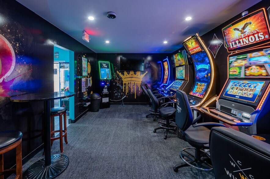 More Photos Of 213 E Market St, Troy Office For Sale