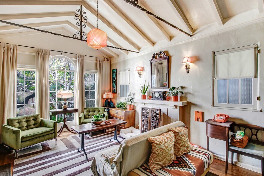 More Photos Of 805-809 N Kodak Dr, Los Angeles Apartments For Sale