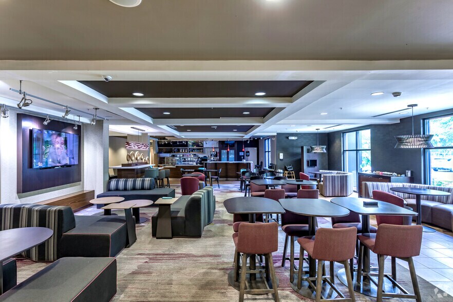 More Photos Of 111 Gateway Corporate Blvd, Columbia Hotel For Sale