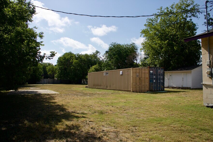 More Photos Of 1990 Cupples Rd, San Antonio Warehouse For Sale