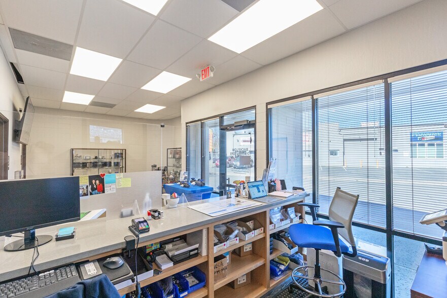 More Photos Of 6400 Elvas Ave, Sacramento Freestanding For Sale