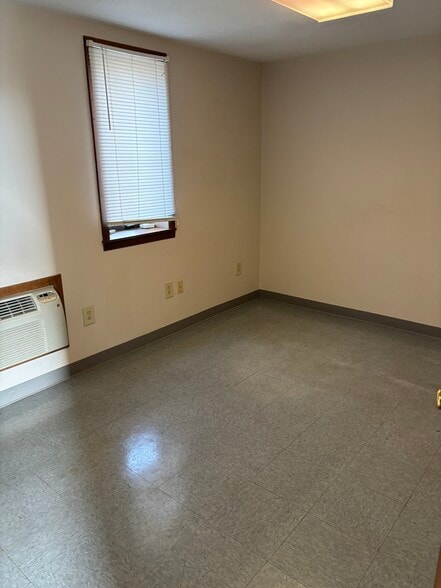 More Photos Of 1326 S Handley St, Wichita Light Distribution For Lease