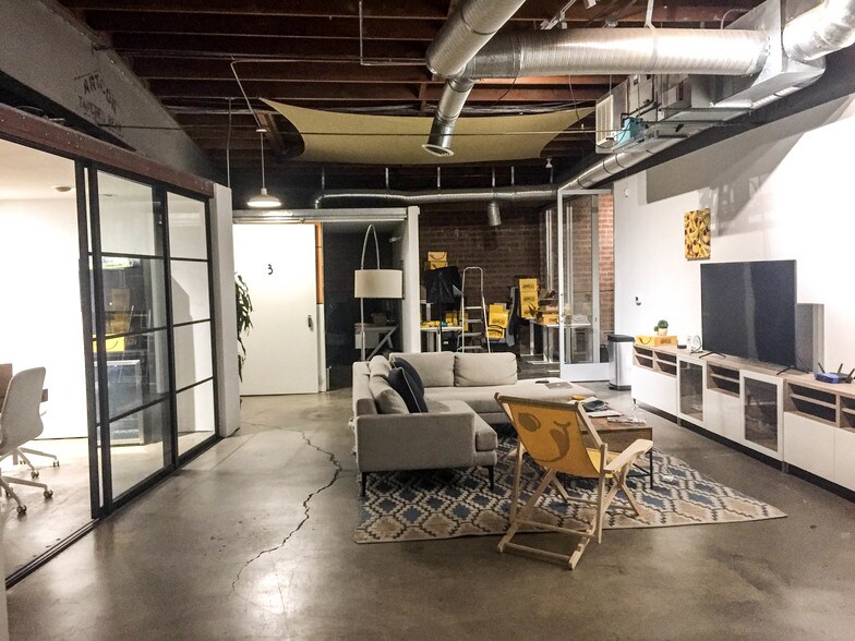 More Photos Of 1601 Colorado Ave, Santa Monica Showroom For Lease