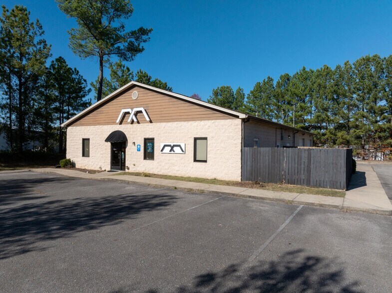 More Photos Of 7107 Juniper Rd, Fairview Showroom For Sale