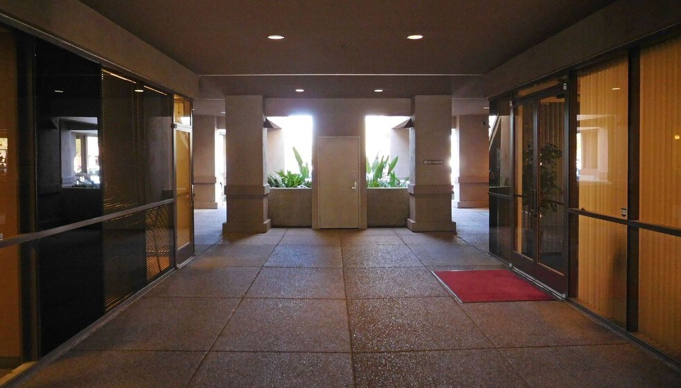 More Photos Of 9746 N 90th Pl, Scottsdale Medical For Sale