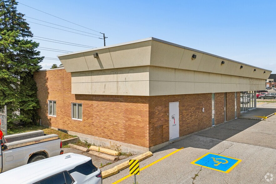 More Photos Of 23 Mountainview Rd S, Halton Hills Freestanding For Lease