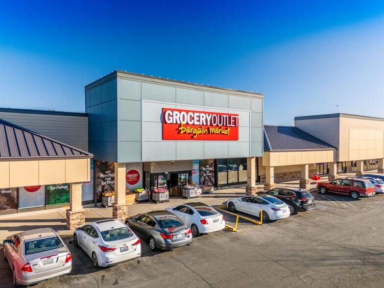 Primary Photo Of 4423-4621 S Meridian Ave, Puyallup Storefront For Sale