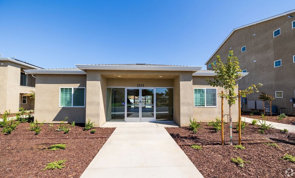 More Photos Of 2531 W Rumble Rd, Modesto Apartments For Sale