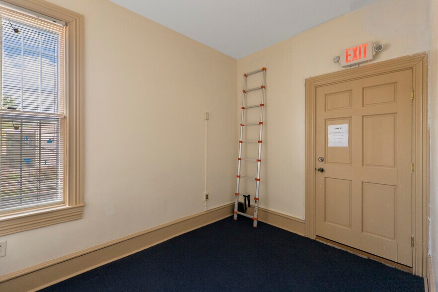 More Photos Of 1010 Pennsylvania Ave SE, Washington Hospitality For Sale