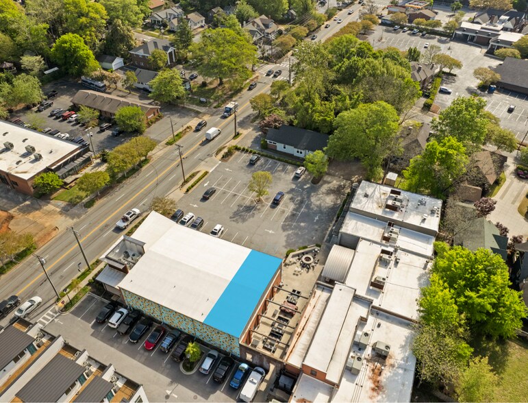 More Photos Of 109 W Stone Ave, Greenville Storefront Retail Office For Lease