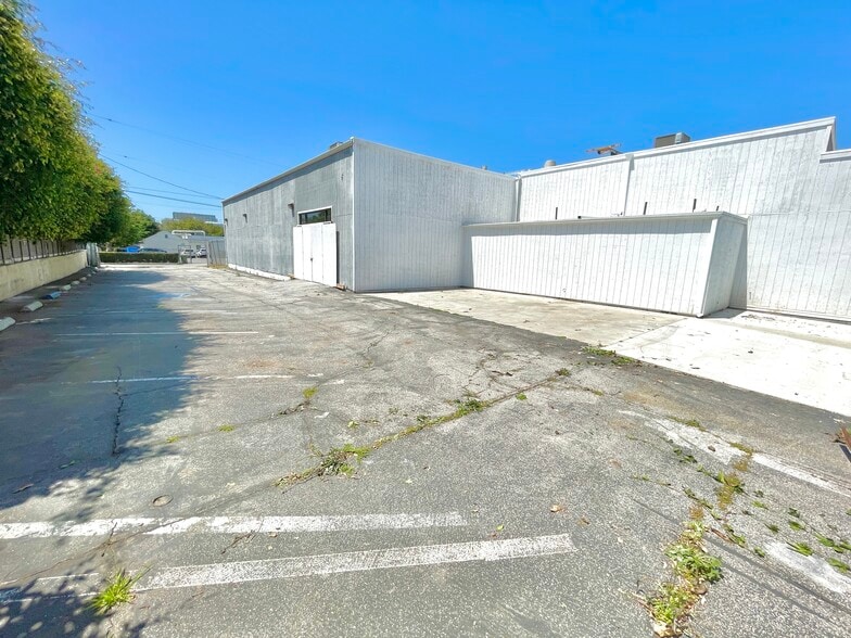 More Photos Of 2520 Santa Monica Blvd, Santa Monica Storefront For Lease