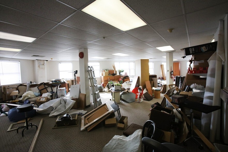 More Photos Of 6 N Black Horse Pike, Runnemede Storefront Retail Residential For Lease