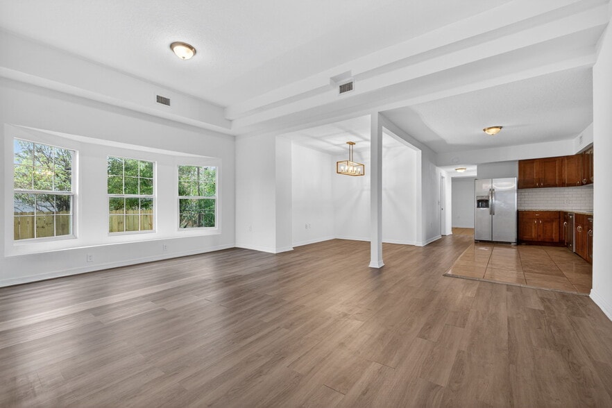 More Photos Of 105 W Columbus Dr, Tampa Office Residential For Sale