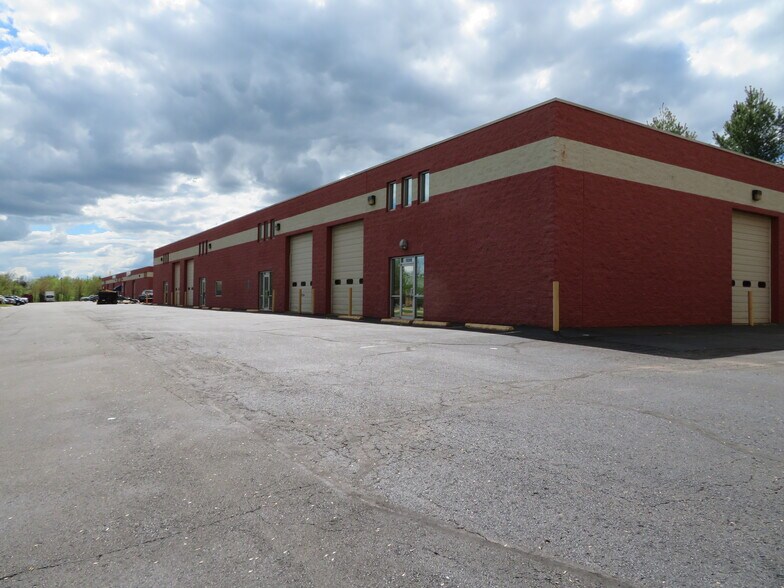 More Photos Of 10394-10404 Central Park Dr, Manassas Light Distribution For Lease