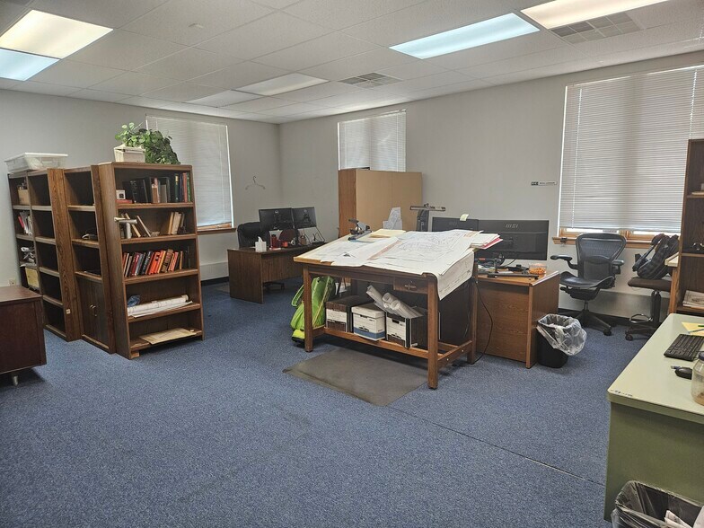 More Photos Of 3230 Executive Dr, Joliet Office For Sale