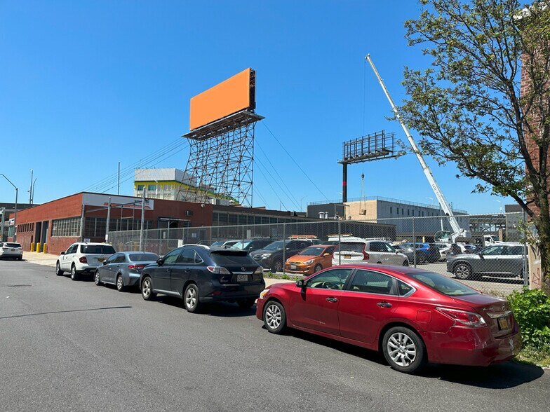 More Photos Of 49-70 31st St, Long Island City Manufacturing For Lease