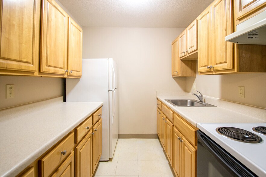 More Photos Of 1808 Warren St, Bellevue Apartments For Sale