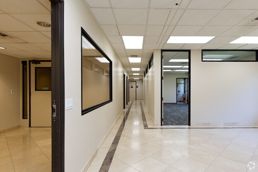 More Photos Of 801 S Flower St, Los Angeles Unknown For Lease