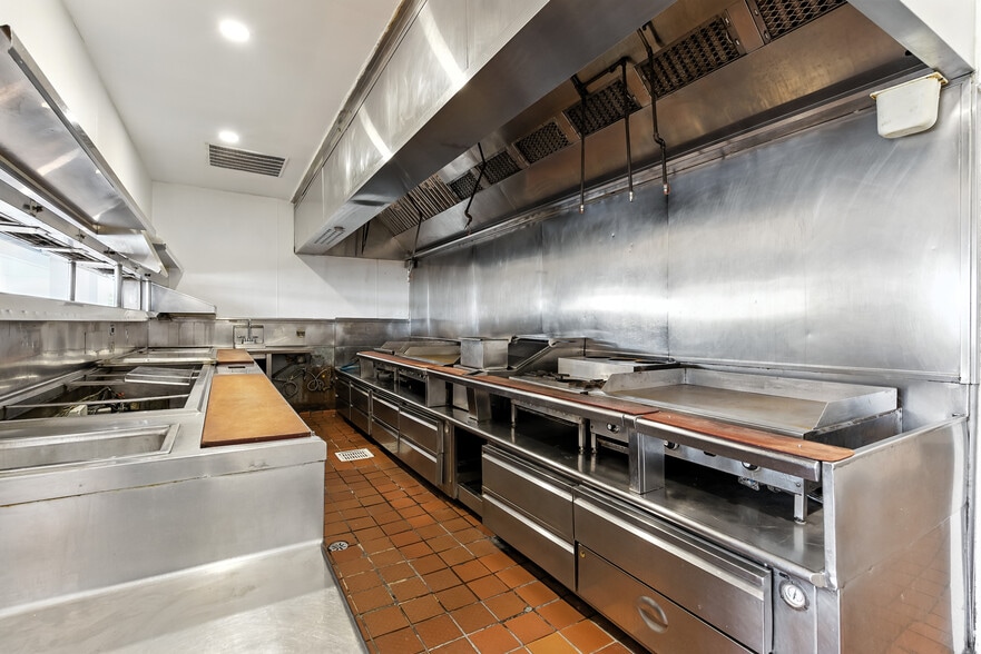 More Photos Of 4355 Sonoma Blvd, Vallejo Restaurant For Sale