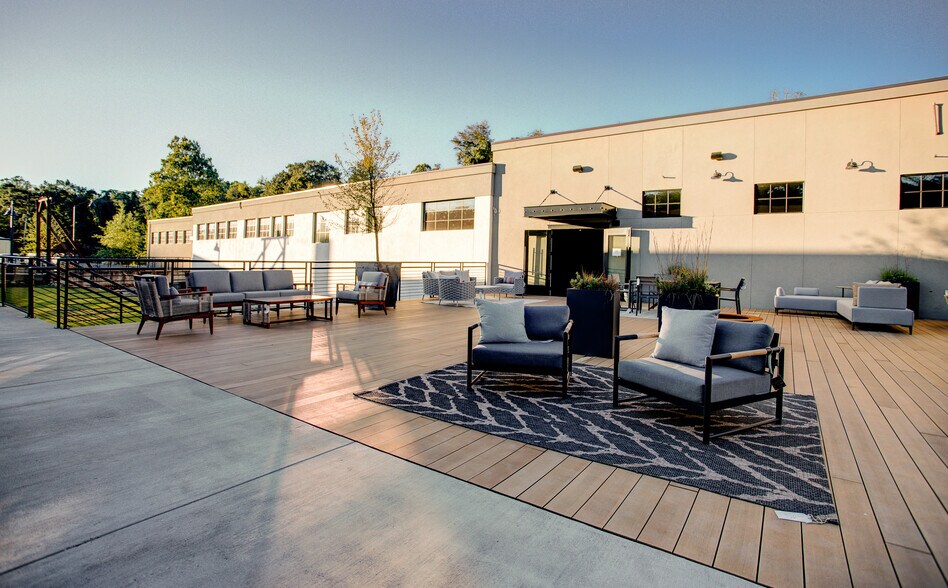 More Photos Of 11 Sullivan Way, Asheville Warehouse For Lease