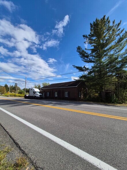 More Photos Of 6718 Midland Trail w, Hines Flex For Sale
