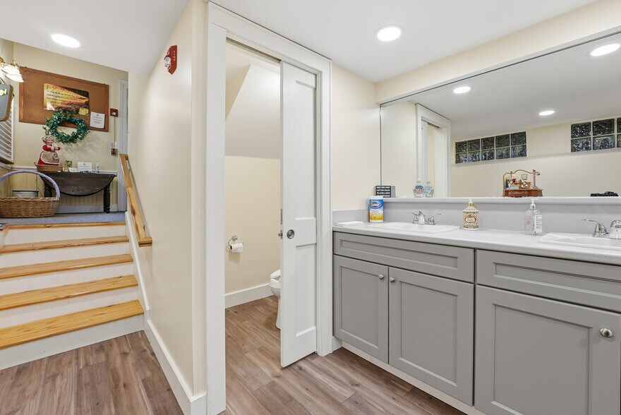 More Photos Of 461 King St, Littleton Specialty For Sale