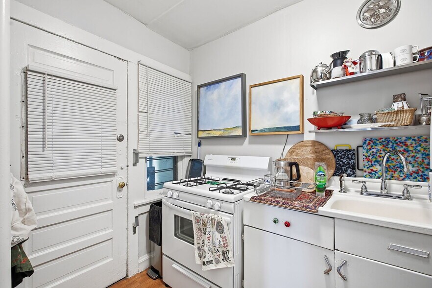 More Photos Of 1109 W 40th St, Kansas City Apartments For Sale