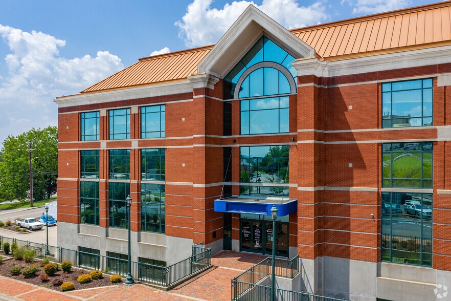 More Photos Of 25 Jefferson St, Clarksville Office For Lease