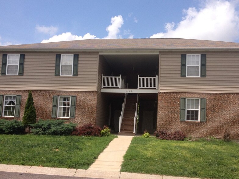 More Photos Of 1305-1309 Stafford St, Washington Apartments For Sale