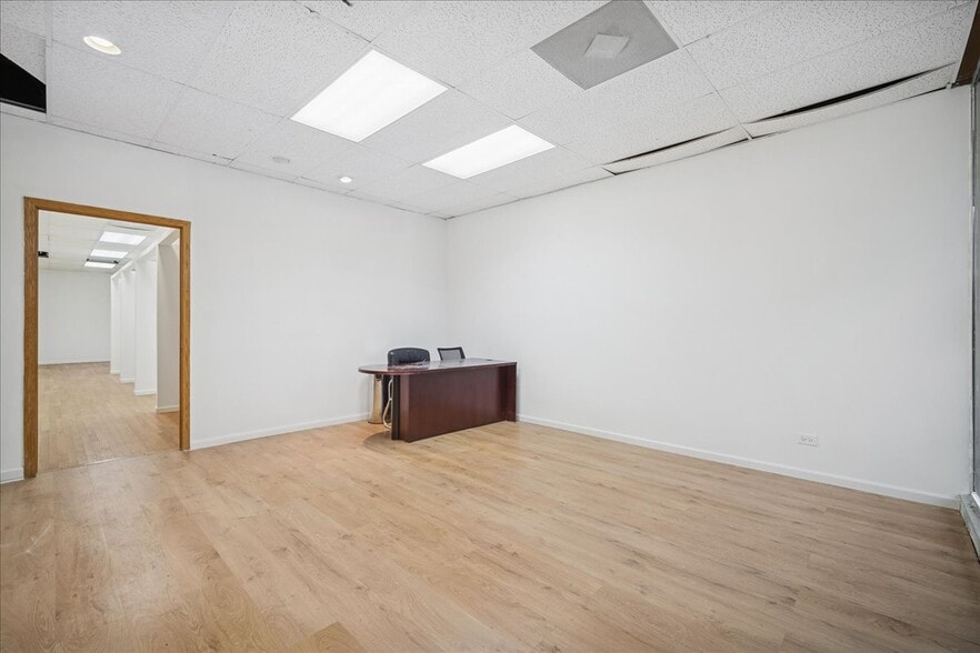 More Photos Of 1226-1238 N River Rd, Mount Prospect Freestanding For Lease