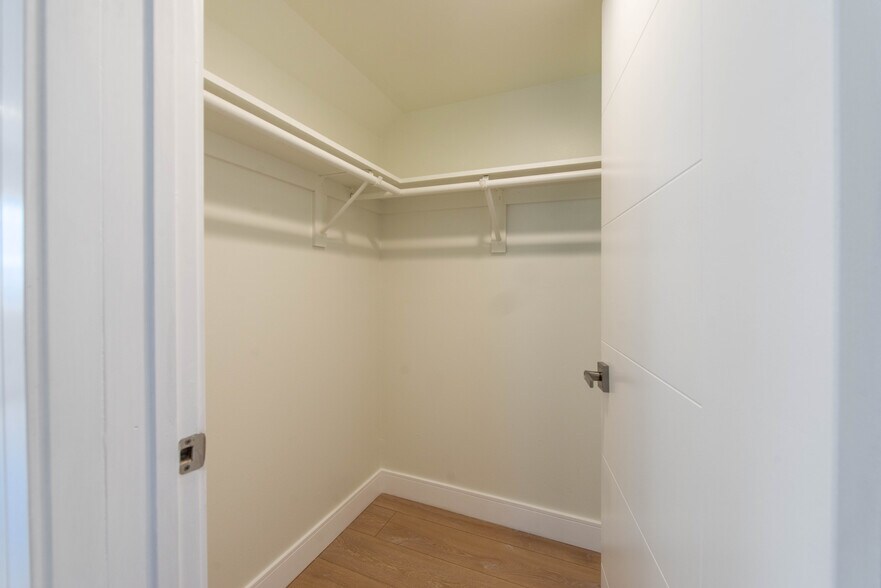 More Photos Of 635 N Harvard Blvd, Los Angeles Apartments For Sale