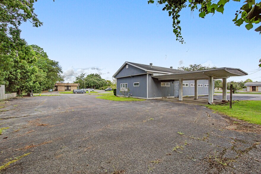 More Photos Of 71 Midtown Park W, Mobile Medical For Sale