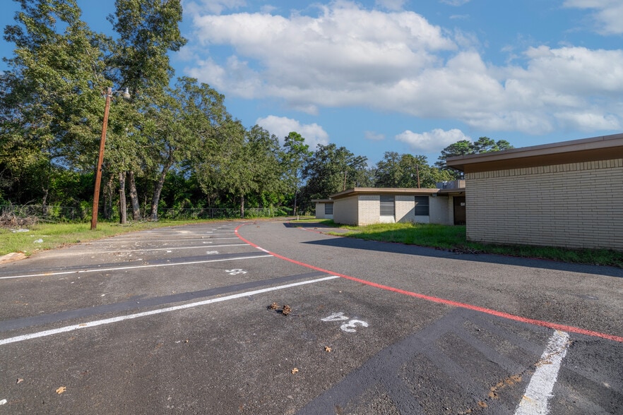 More Photos Of 611 NW Stallings Dr, Nacogdoches Assisted Living For Sale