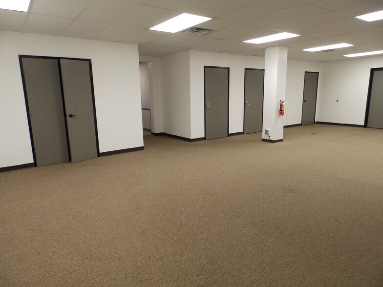 More Photos Of 2005 Tile Factory Rd, Palestine Manufacturing For Lease