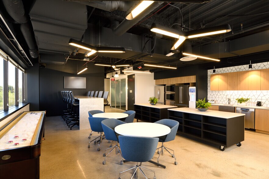 More Photos Of 570 Lake Cook Rd, Deerfield Coworking Space