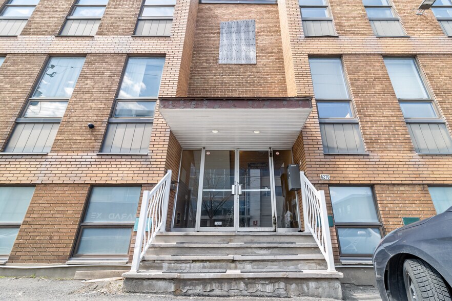 More Photos Of 8270 Av Mountain Sights, Montréal Office For Sale
