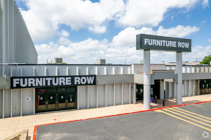 More Photos Of 9012 Research Blvd, Austin Unknown For Lease