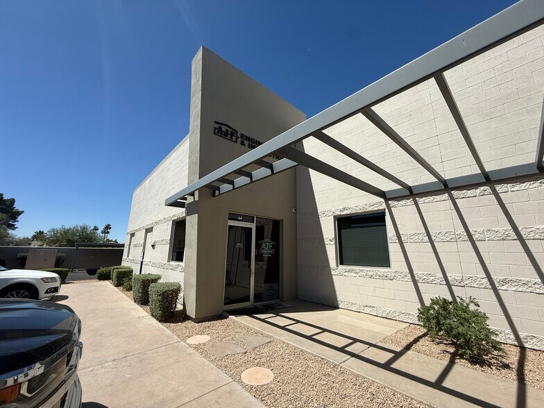 More Photos Of 14201 N Hayden Rd, Scottsdale Light Distribution For Sale