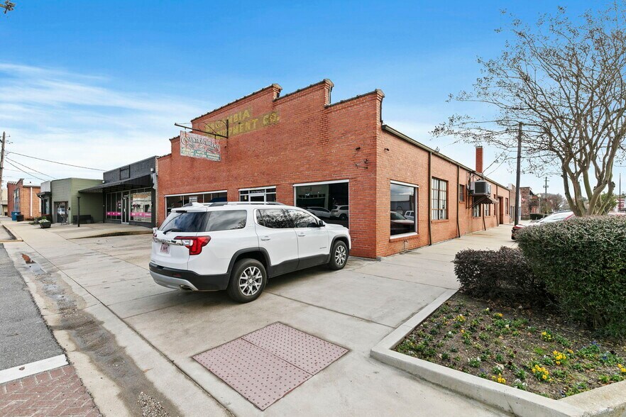 More Photos Of 111 W Ridgeley St, Atmore Storefront For Sale