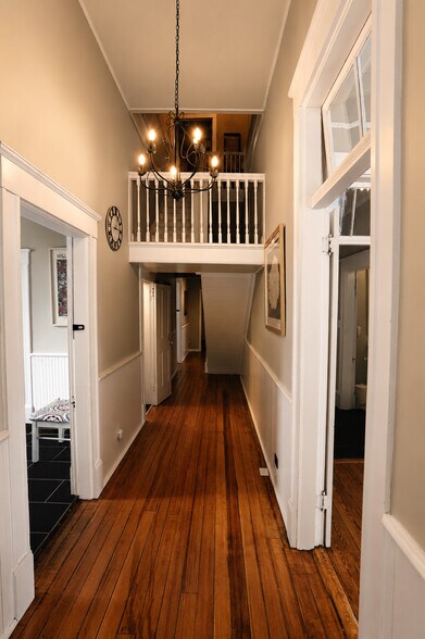 More Photos Of 700 W Garden St, Pensacola Freestanding For Lease