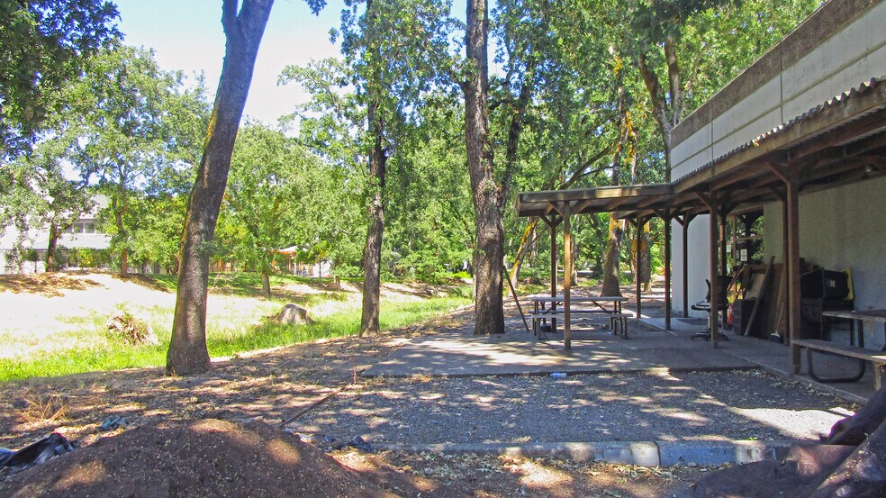 More Photos Of 5355 Skylane Blvd, Santa Rosa Flex For Lease