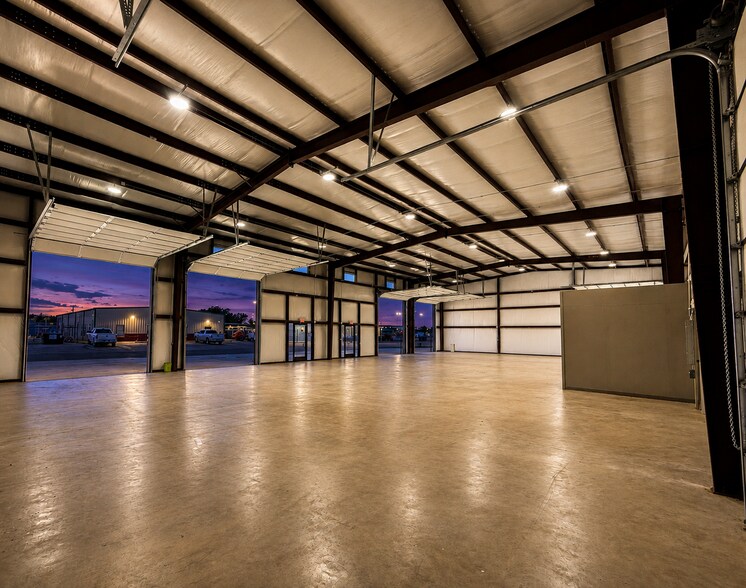 More Photos Of 142 Boyd Business Pky, Boyd Flex For Lease