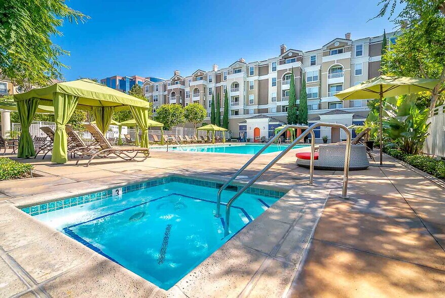 More Photos Of 31 E MacArthur Crescent Dr, Santa Ana Apartments For Lease