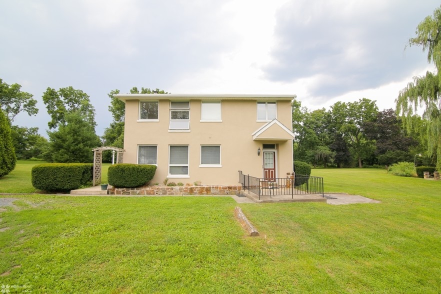 More Photos Of 3305 Municipal Dr, Whitehall Apartments For Sale