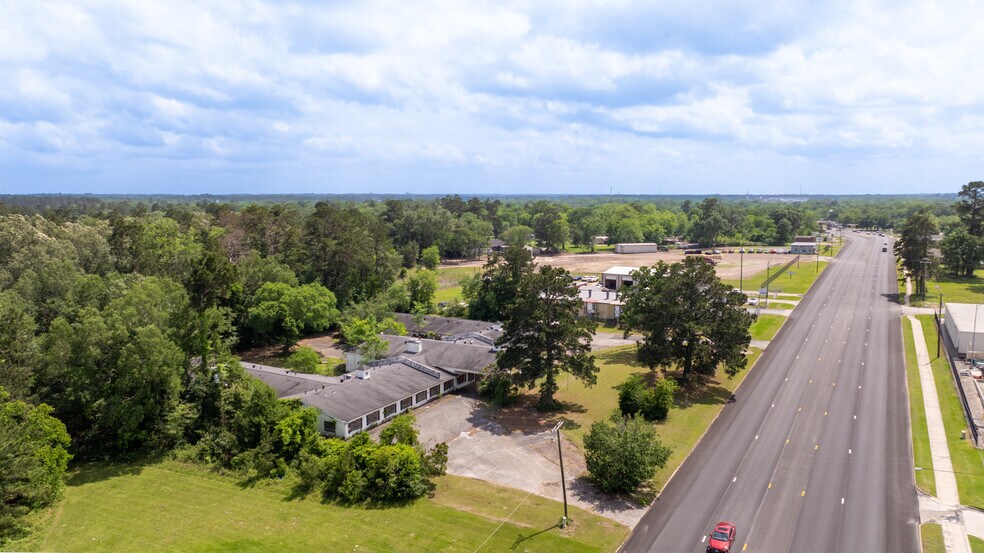 More Photos Of 1712 N Timberland Dr, Lufkin Continuing Care Retirement Community For Sale