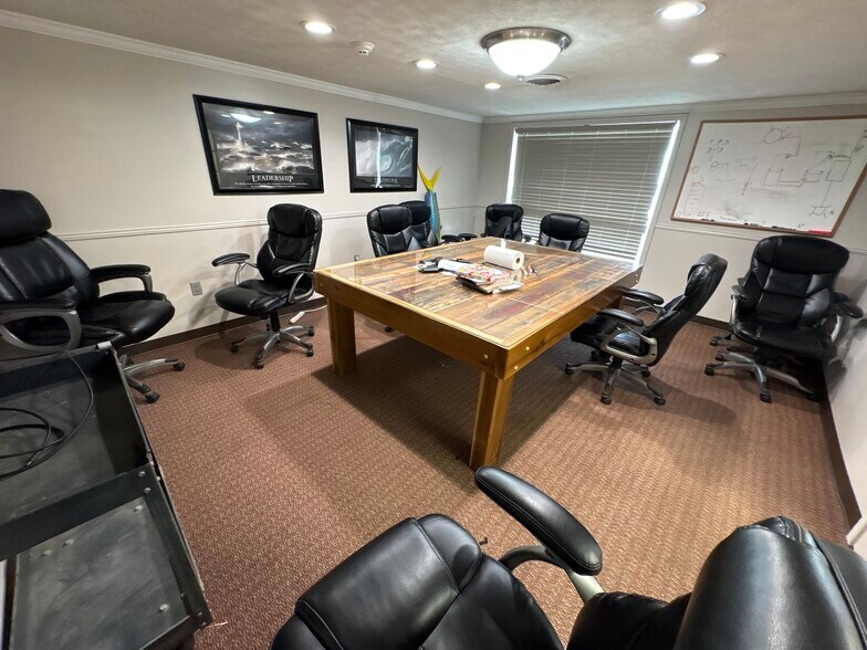 More Photos Of 707 Widewater Dr, Lafayette Industrial For Lease