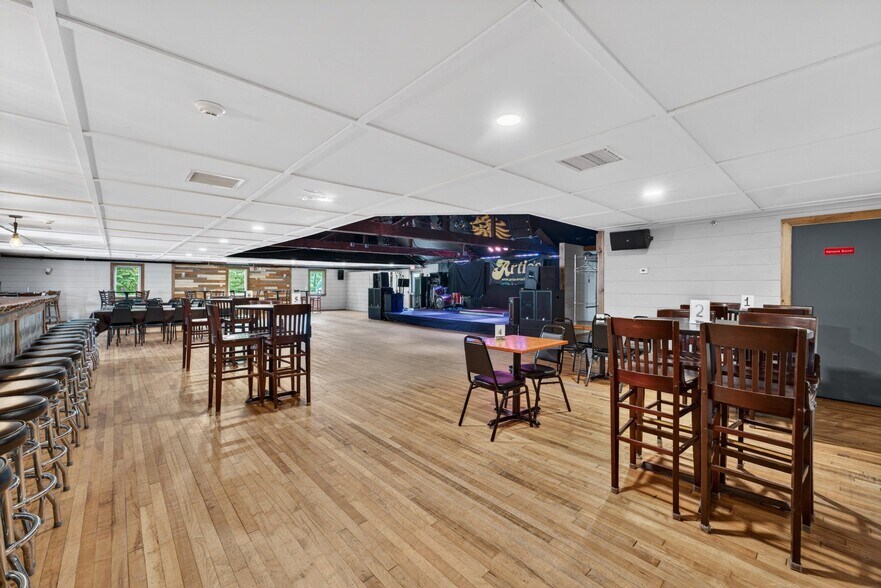 More Photos Of 1121 Route 12, Frenchtown Bar For Sale
