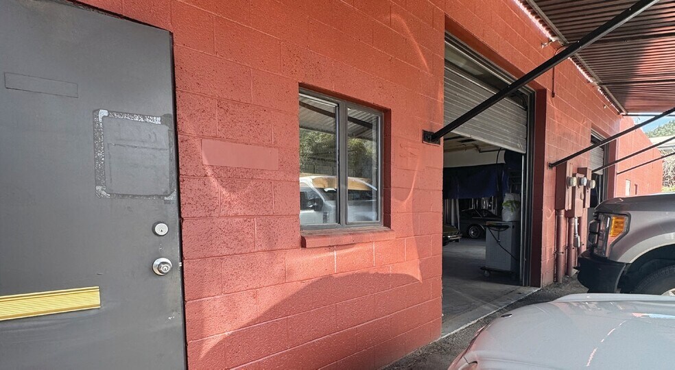 More Photos Of 25 Finley Dr, Sedona Industrial For Lease
