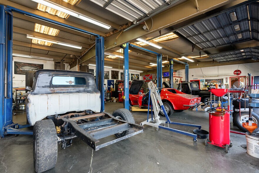 More Photos Of 1034 NE Main St, Simpsonville Auto Repair For Sale